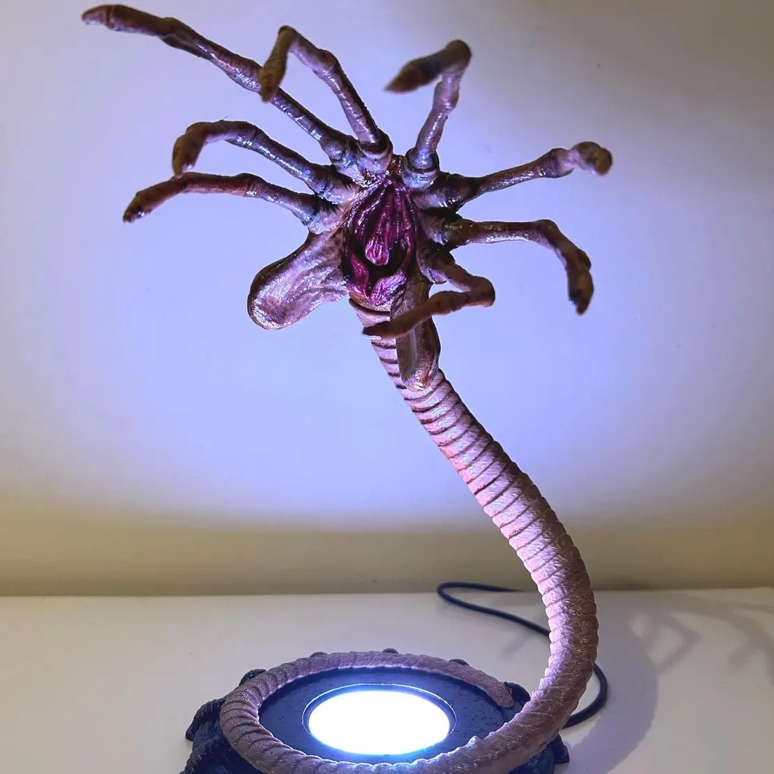 Alien Facehugger Lamp Nightlig – обзор и цена Home Decor Com