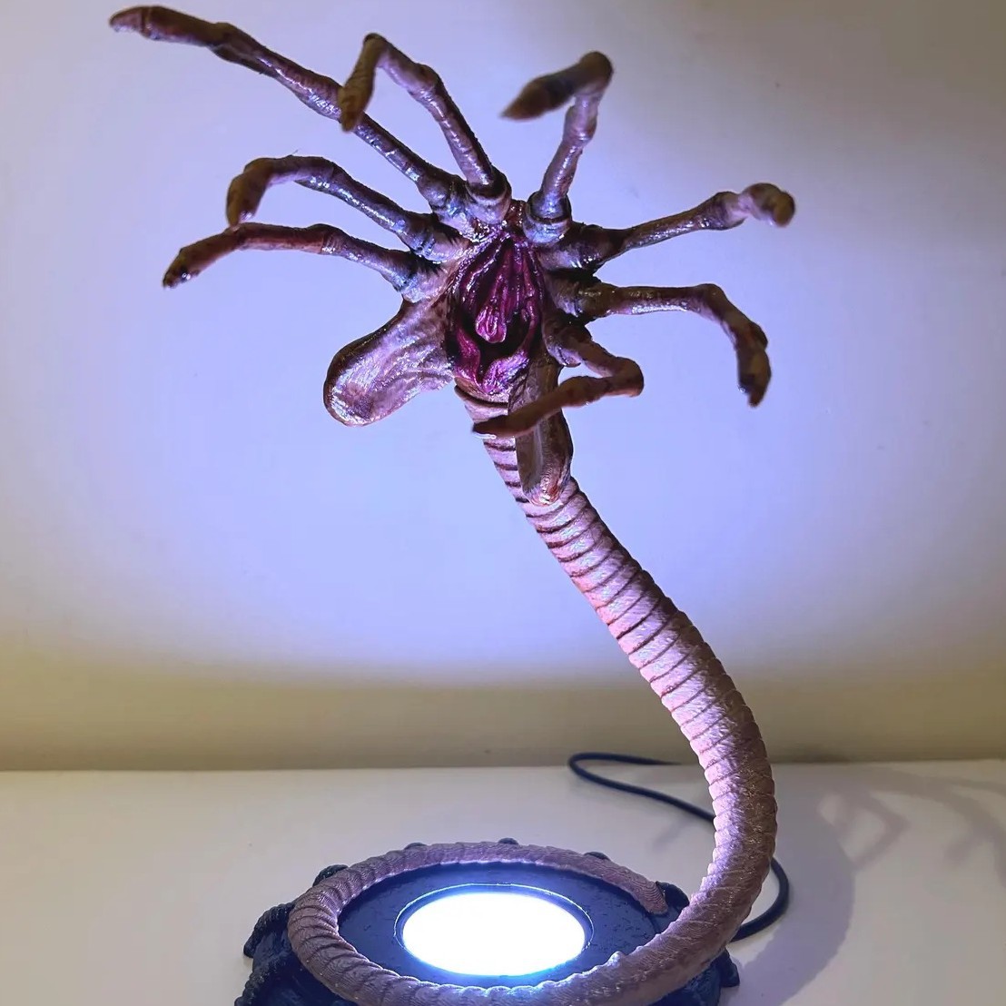 Alien Facehugger Lamp Nightlig – обзор и цена Home Decor Com