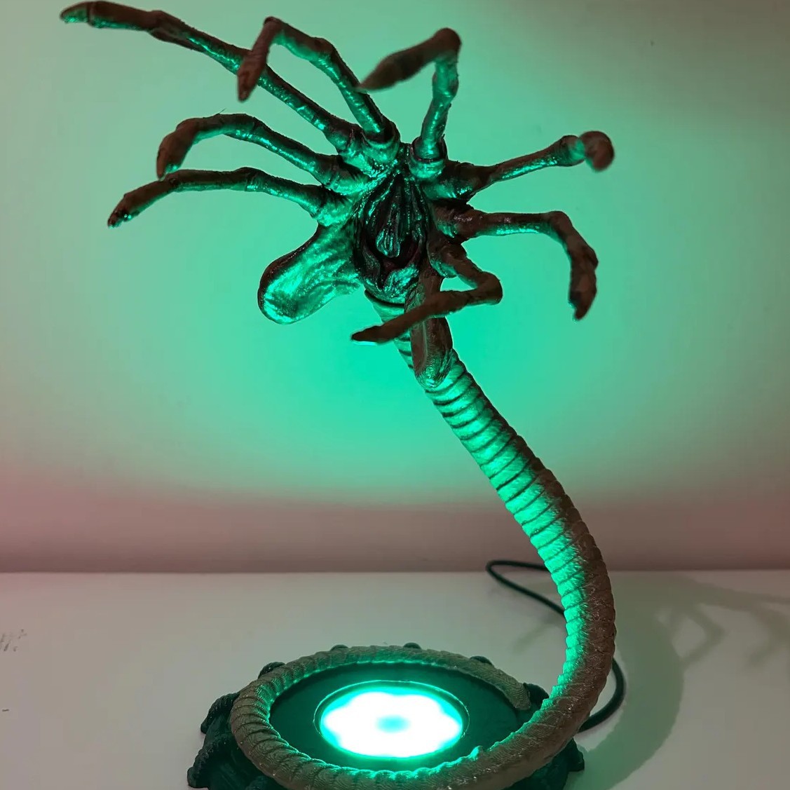 Alien Facehugger Lamp Nightlig – обзор и цена Home Decor Com