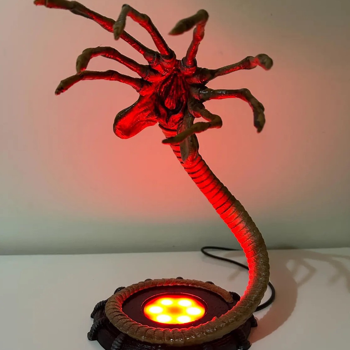 Alien Facehugger Lamp Nightlig – обзор и цена Home Decor Com
