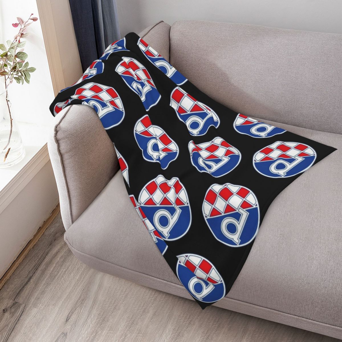 Dinamo Zagreb Throw Blanket De – обзор и цена Home Decor Zagreb